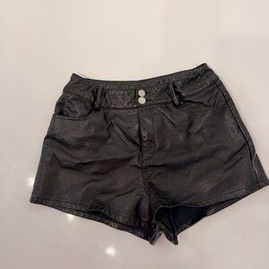 Le Lis Shiny Black High Waist Women's Shorts